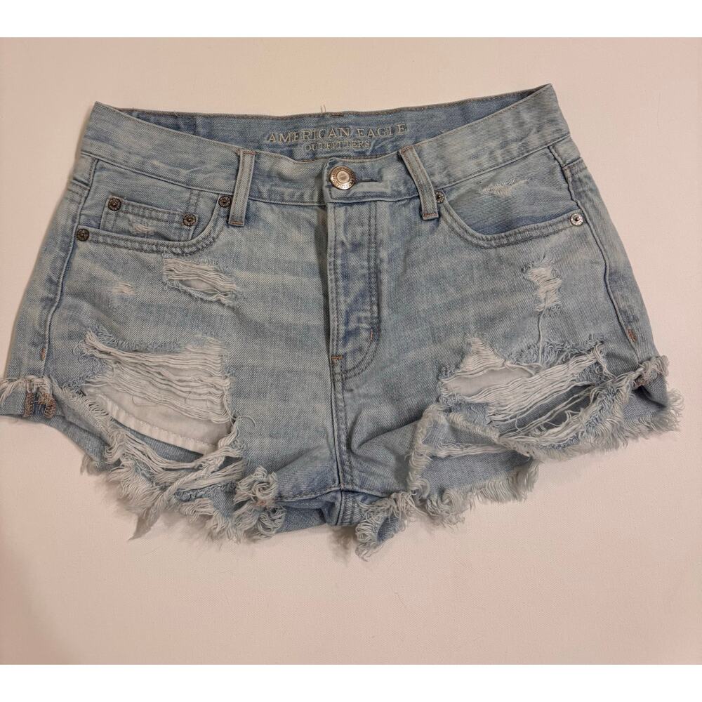 American Eagle Tomgirl Shortie Denim Shorts Light Wash Size 4 Women